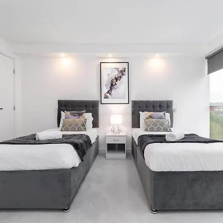 Centre - 2 Bedroom - Rated - 97q * Birmingham